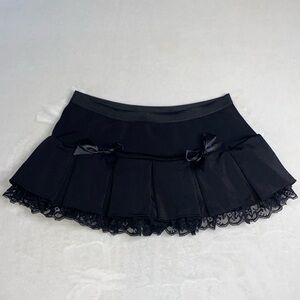 Mini Skirt 🖤